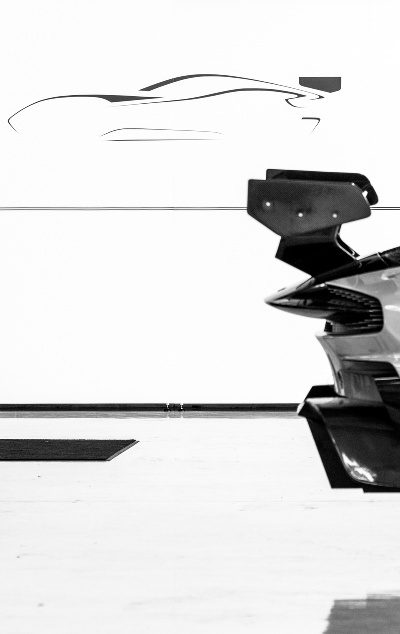 Illustration for article titled Behold The Unfathomably Gorgeous Spectacle Of An Aston Martin Vulcan Track Day